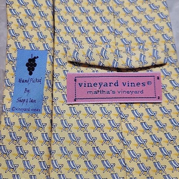 Vineyard Vines Men's Yellow Beach Chair Fun Print Silk Tie Necktie Preppy 61"x4" - Picture 4 of 5